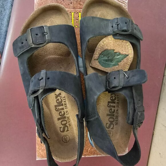 New Womens Black Leather Double Buckle Sandals 6M 8M 9M - Picture 2 of 5